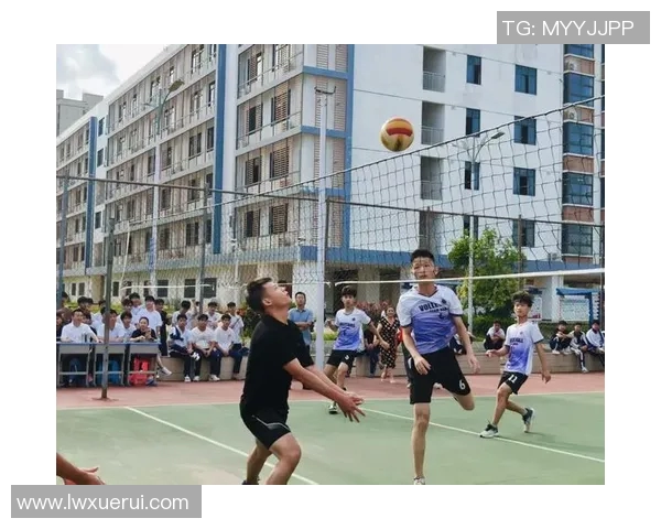 小学生足球比赛精彩瞬间回顾让我们一起感受青春的激情与团队的力量
